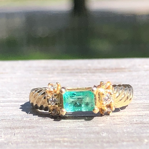 Emerald and diamond 14k ring - Picture 1 of 9